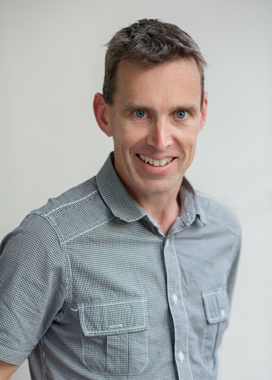 Associate Professor Laurens Manning